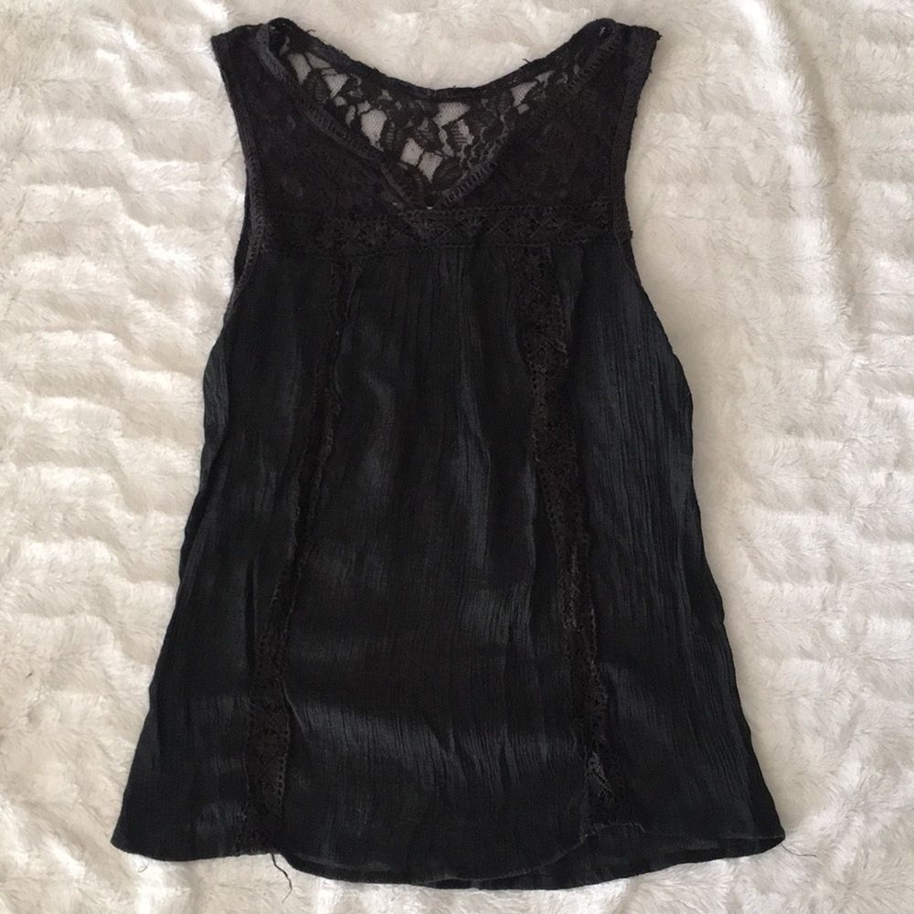 Mine lace and crepe tank size small